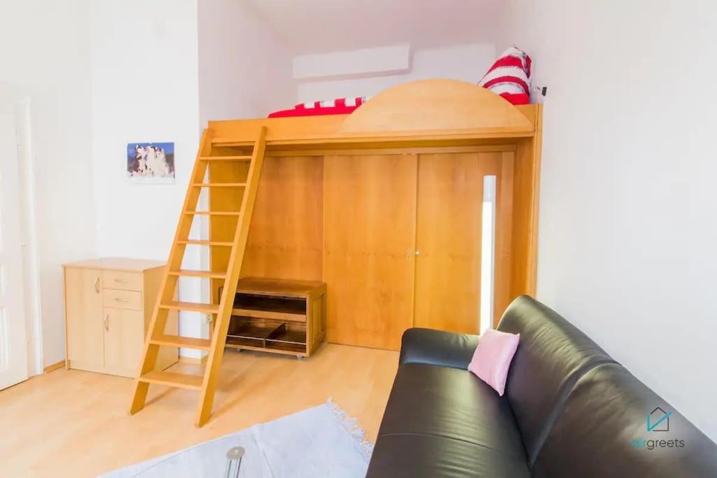 Retro Chic - Charming Near Augarten Apartment Wien