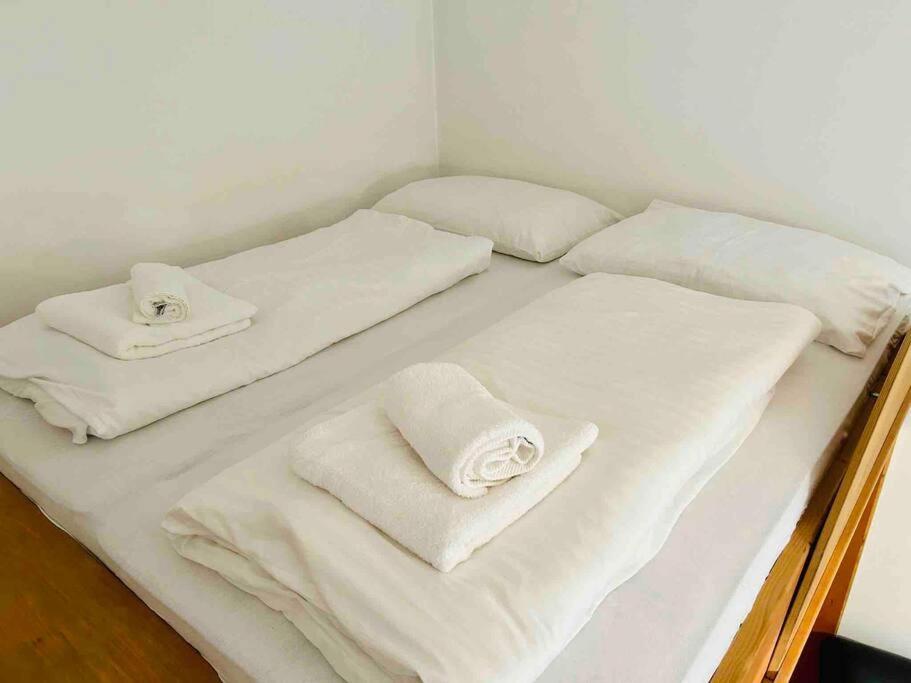 Retro Chic - Charming Near Augarten Apartment Wien